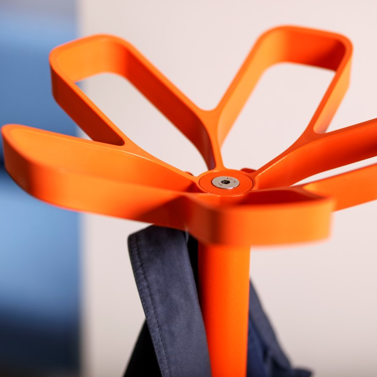 Garderobe Flower von Cascando