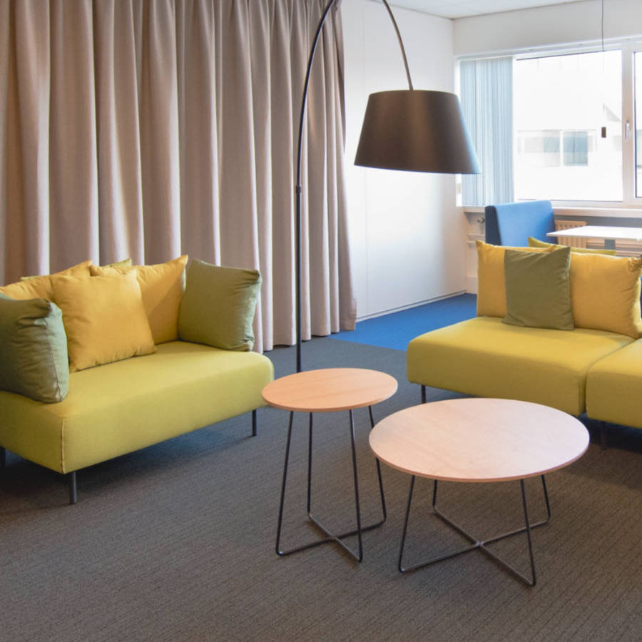 Noti Mishell Beistelltisch mit Kufengestell Tischplatte Eiche natur, Kufengestell schwarz