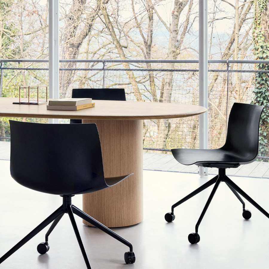 Arper Catifa Carta 3137 | Sternfuß auf Rollen | Schale Coffee | Gestell schwarz