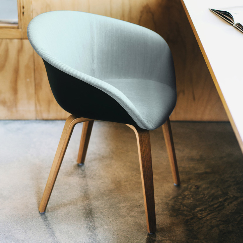 arper Duna mit Spiegelpolster (nur innen)