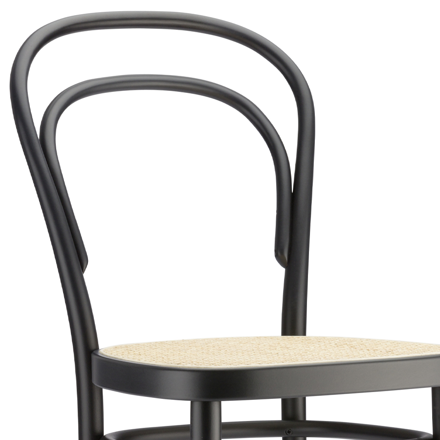 THONET 214 Bugholzstuhl Kaffeehausstuhl schwarz mit Rohrgeflecht-Sitz - Nahaufnahme
