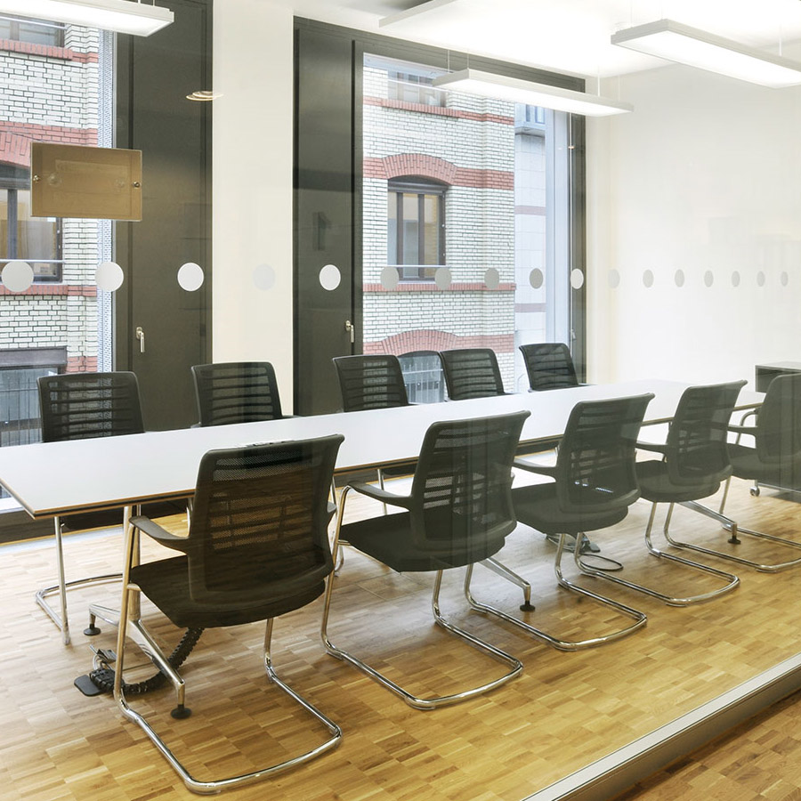 Interstuhl HERO Freischwinger Beispielbild