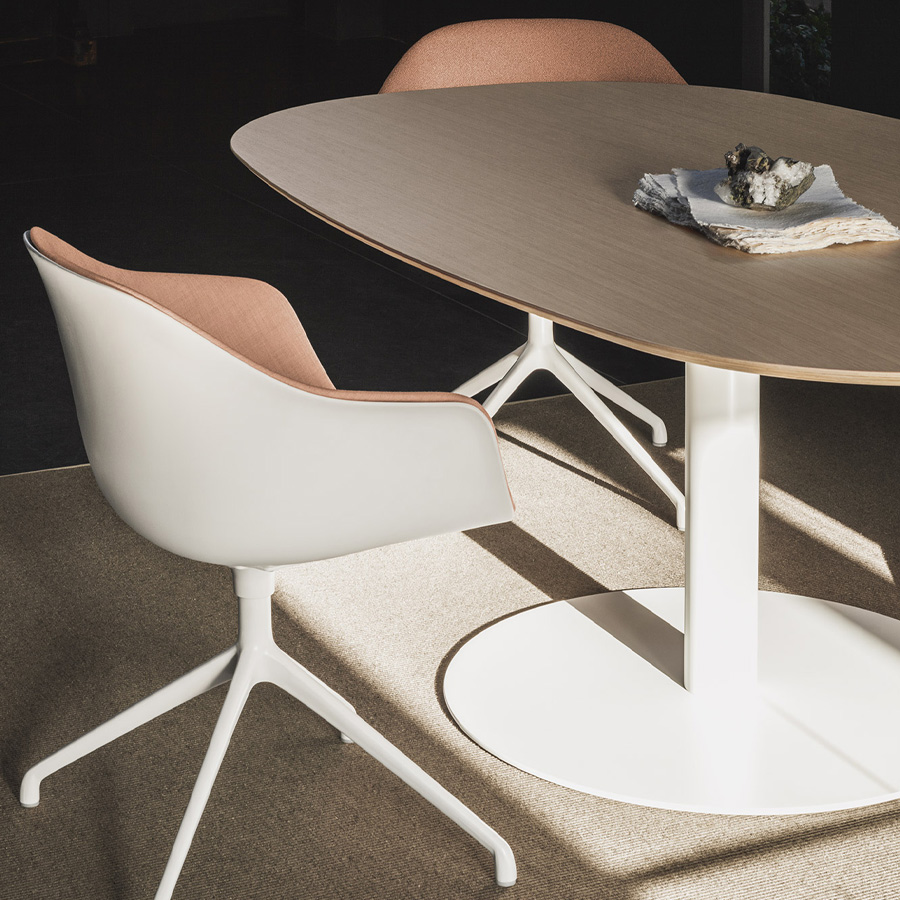 lapalma SEELA AC S344 Beispielbild mit vierstrahligem Gestell