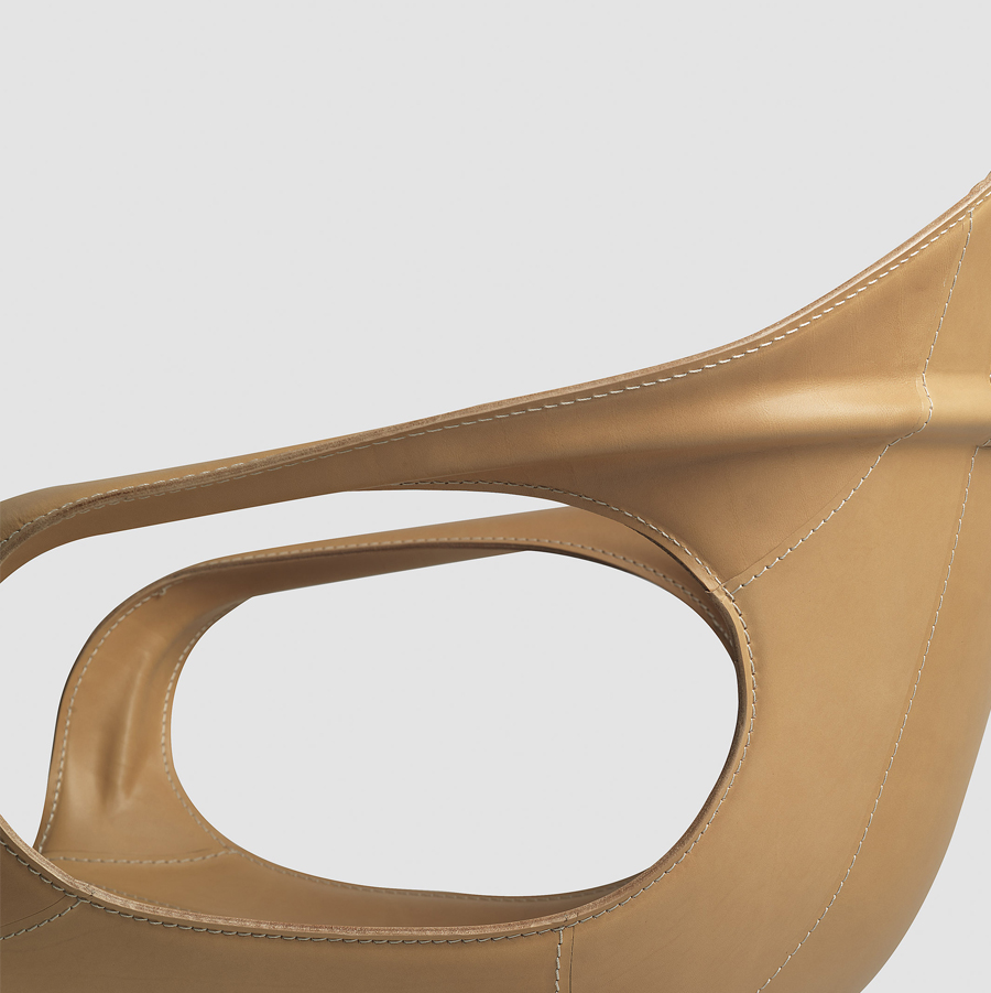 Kristalia Elephant vollnarbiges Leder braun Detail