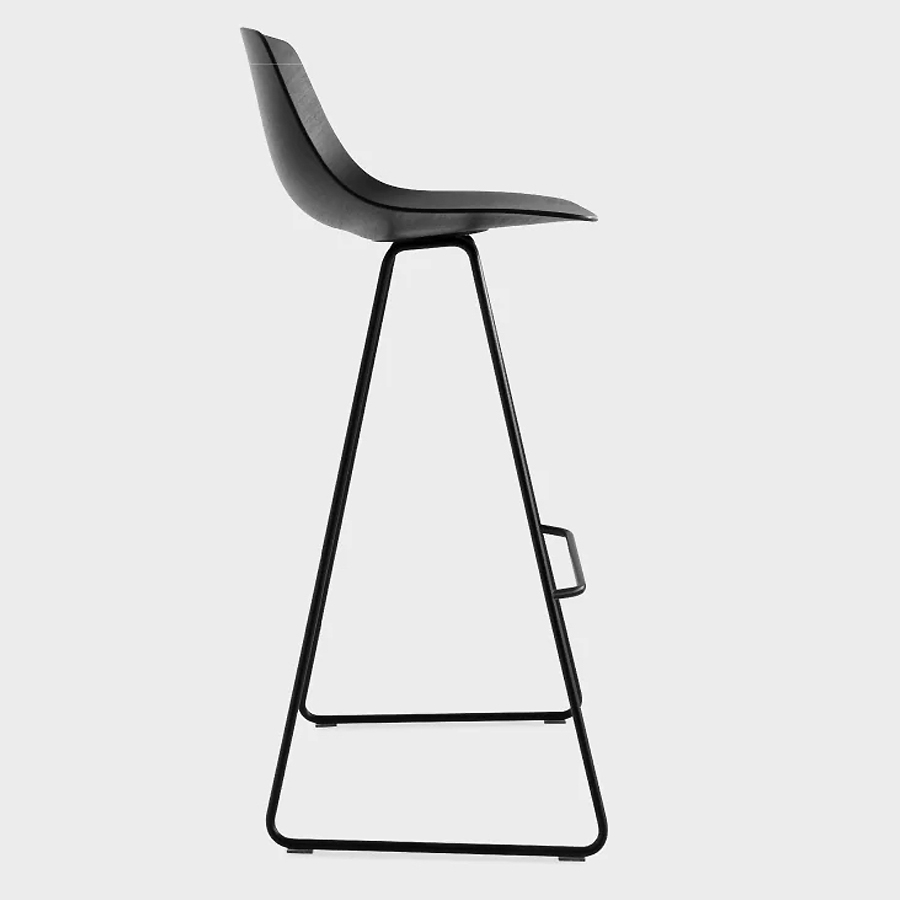 lapalma MIUNN Barhocker Kufengestell schwarz mit Sitzschale schwarz gebeizt - Seitenansicht