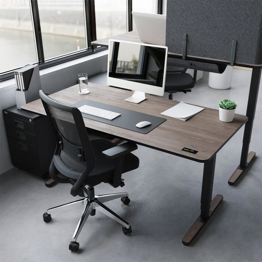 Yaasa Desk Pro Gestell schwarz Tischplatte Eiche dunkel