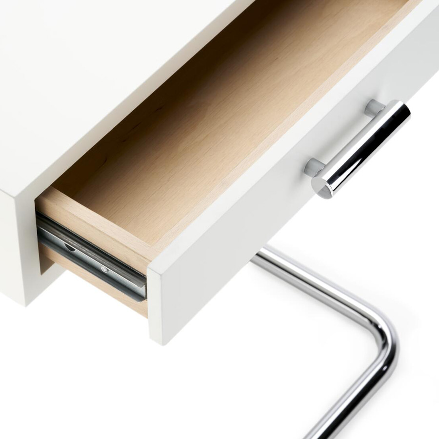 THONET B 117 Beistelltisch mit Schublade | Ausführung weiß Nahaufnahme