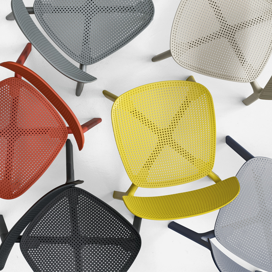 Kristalia COLANDER Stühle verschiedene Farben