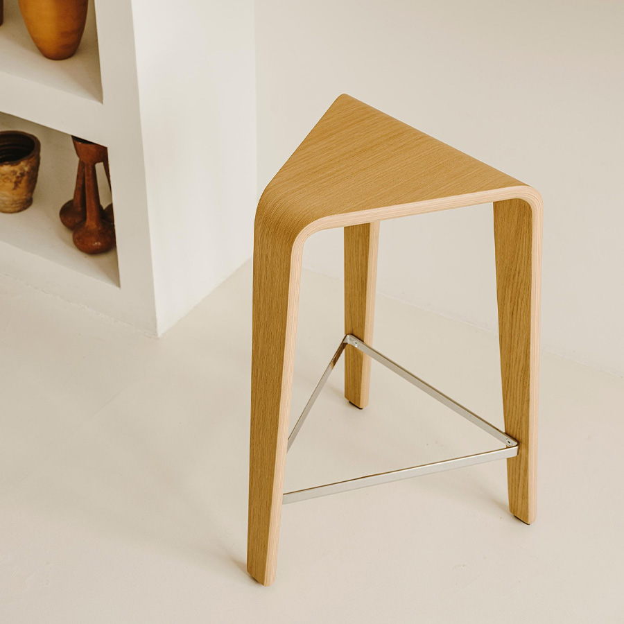 Arper Ply Barhocker Höhe 64 cm in Eiche natur