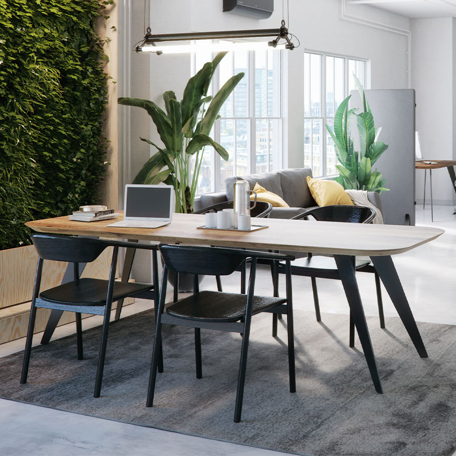 Trebord Enke Tisch, Tischplatte Eiche, Gestell RAL 9005 schwarz