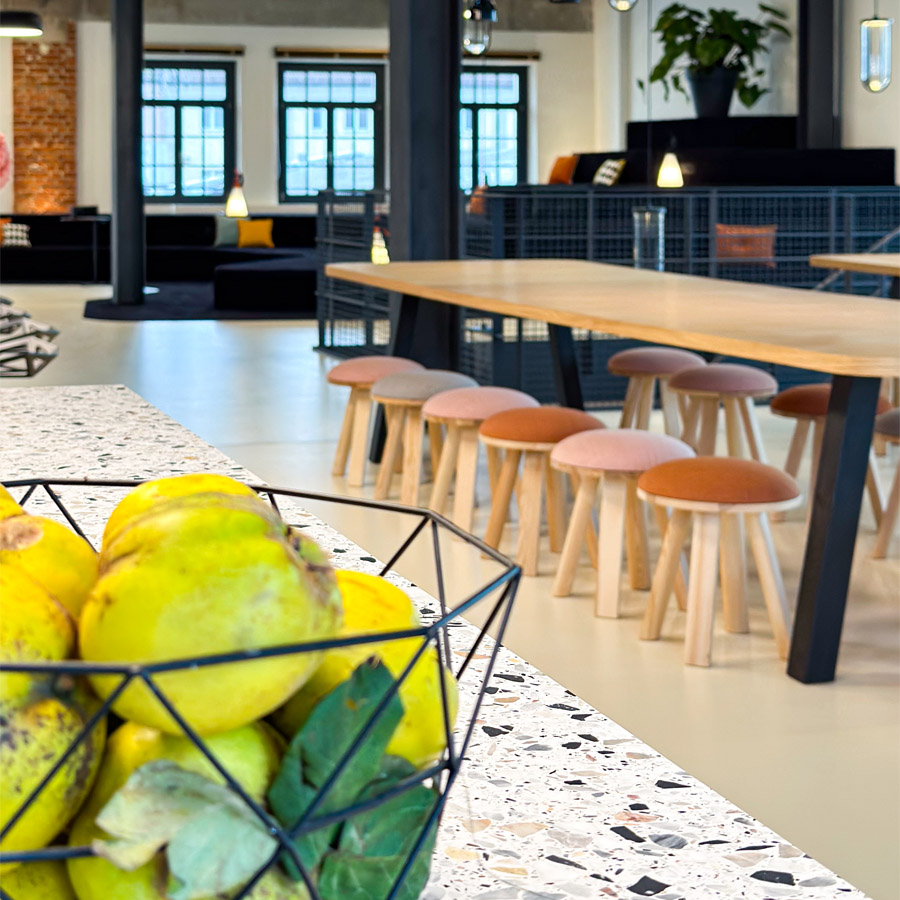 BuzziSpace BuzziMilk Sitzhocker | Beispielbild