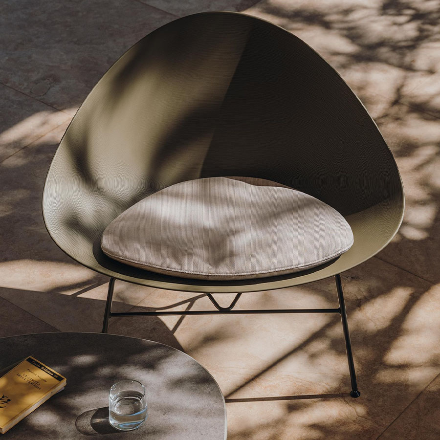 Arper Adell Lounge Sessel Vierfußgestell Sitzschale Olivgrün