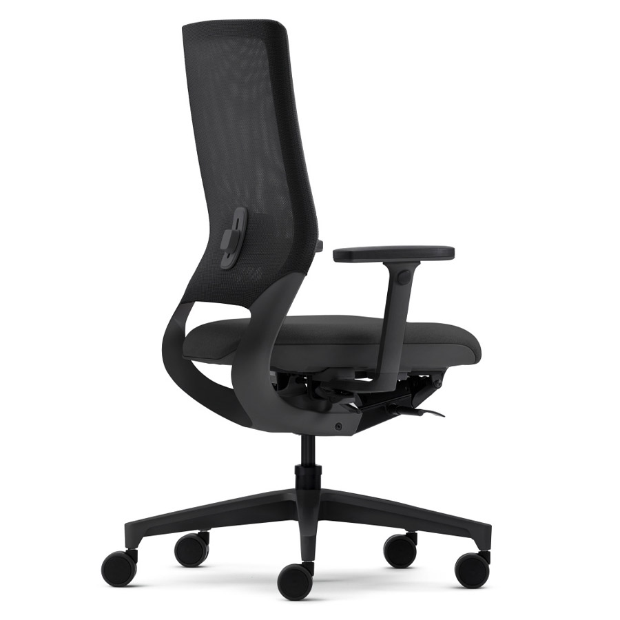 Klöber Mera 84 schwarz mit Netzrücken - Rückansicht - Kunststoff-Fußkreuz