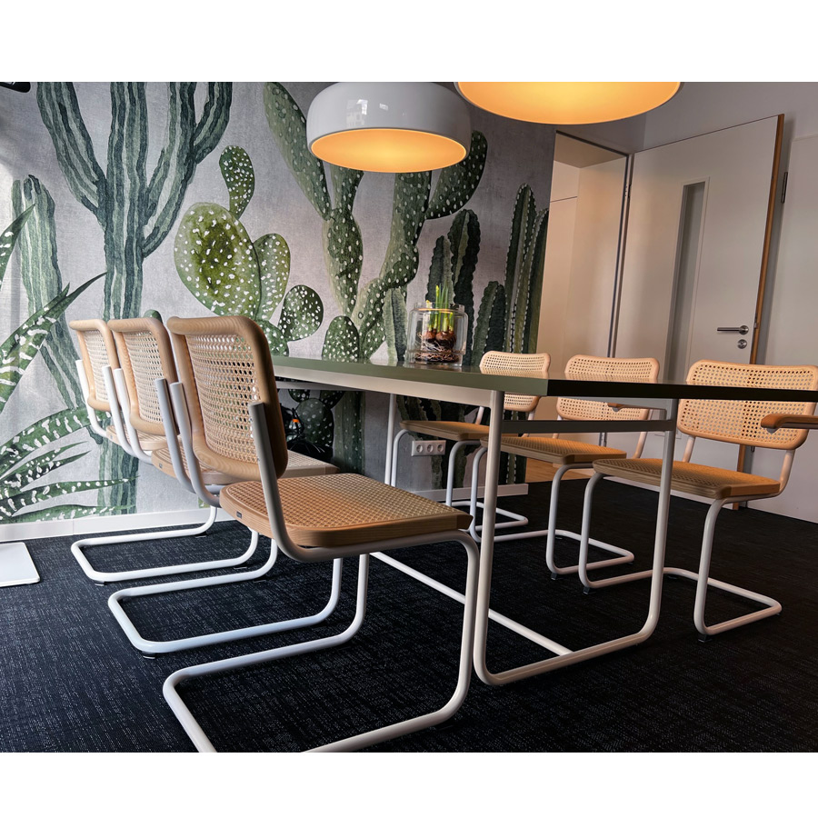 THONET Stahlrohr-Freischwinger weiß S 32 V Rohrgeflecht-Sitz Esche Pure Materials