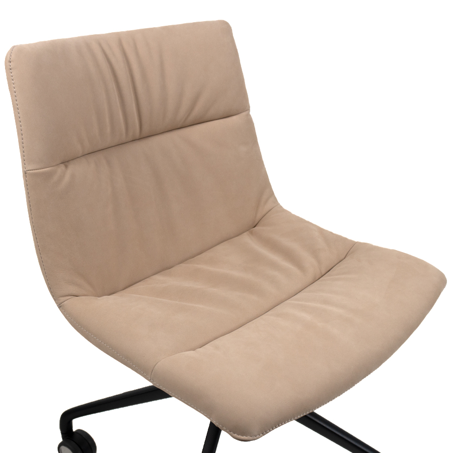 Girsberger Marel | Bezug Leder 3697 camello | Gestell schwarz mit Designrollen