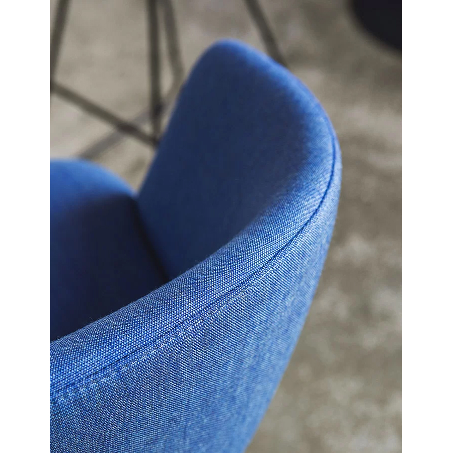 lapalma Glove Barhocker blau mit Gestell schwarz