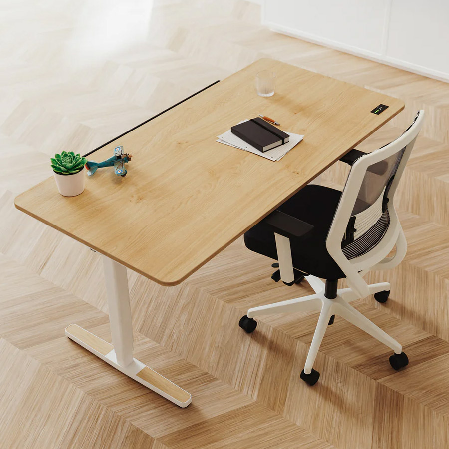 Yaasa Desk Pro Gestell weiß, Tischplatte Eiche naturYaasa Desk Pro Gestell weiß, Tischplatte Eiche natur und Cable Management Small/Medium