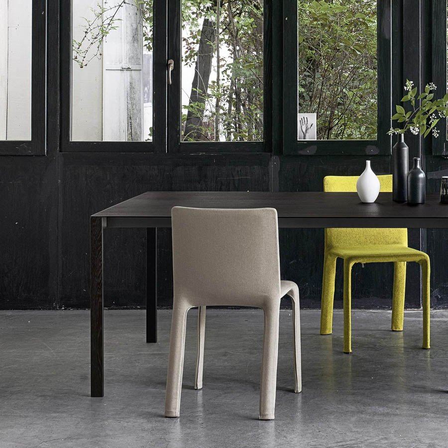 Kristalia Thin-K Aluminium Esstisch - Beispielbild