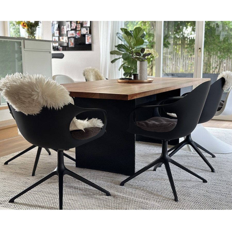 Kristalia Elephant schwarz Drehstuhl