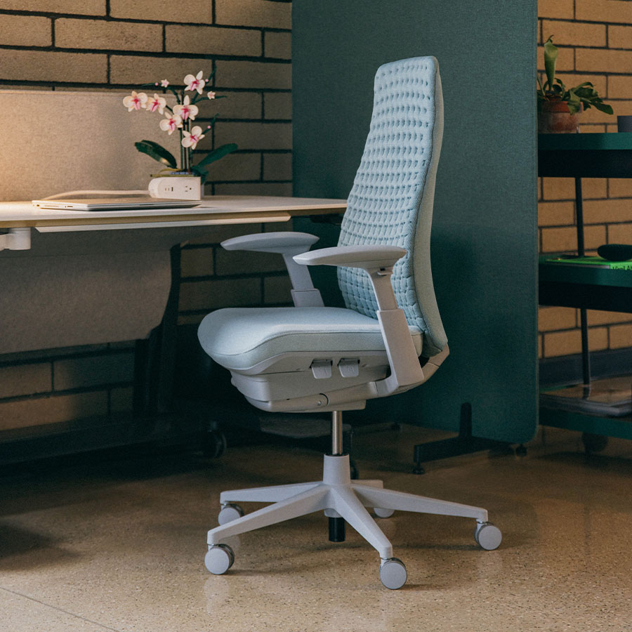 Haworth Fern Digital Knit Waterside, Gestell Fog, Aluminiumfußkreuz gepulvert Titanium