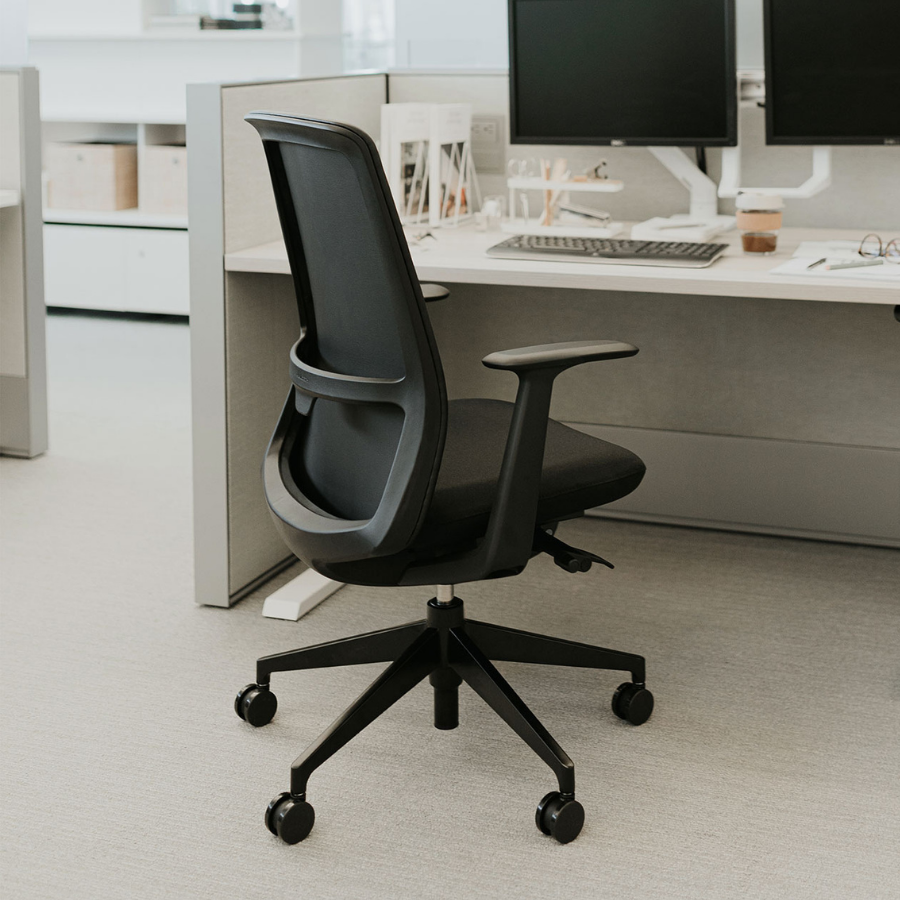 HAWORTH Soji Bürodrehstuhl schwarz mit Netzrücken - Beispielbild