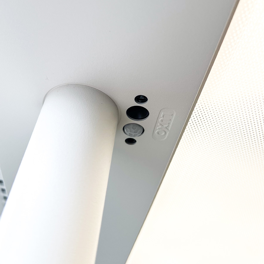 GLAMOX ADAPT-F LED Stehleuchte weiß | Nahaufnahme Sensorik