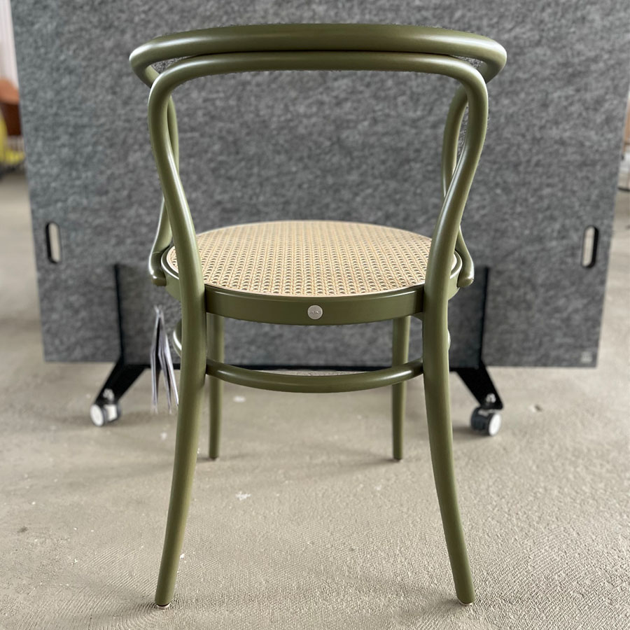 THONET 209 Bugholzarmlehnenstuhl | Rohrgeflecht-Sitz | Buche olivgrün gebeizt | Rückansicht