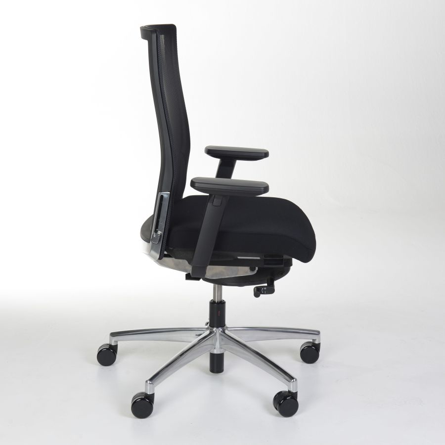 König+Neurath OKAY.II Bürodrehstuhl mit Netzrücken Seitenansicht