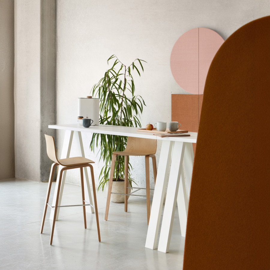 Arper Cross Stehtisch Höhe 105 cm weiß