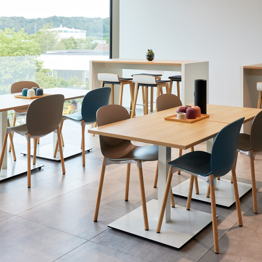 Profim Noor mit Holzgestell Beispielbild