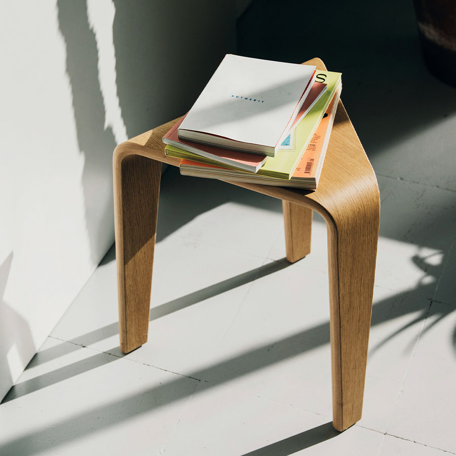 Arper Ply Hocker Höhe 44 cm in Eiche natur