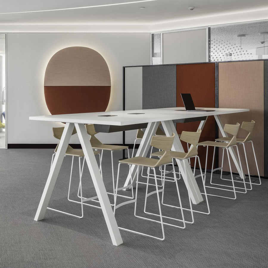 Arper Cross Stehtisch Höhe 105 cm weiß