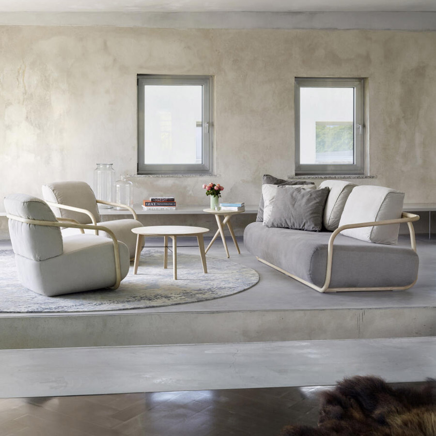 THONET 2001 Bugholzsessel Esche mit Armlehnen - BeispielbildTHONET 2001 Bugholzsessel Esche mit Armlehnen - Beispielbild