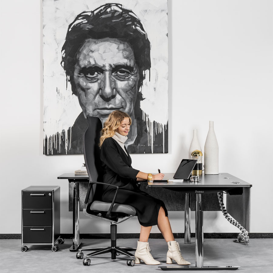 Bosse M3 Desk mit Chrom-Gestell und Beinraumblenden