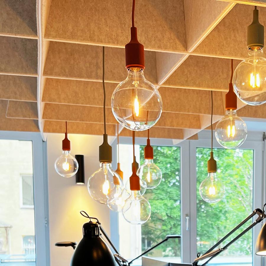 BuzziSpace BuzziGrid | Deckenabsorber | Farbe beige | Beispielbild