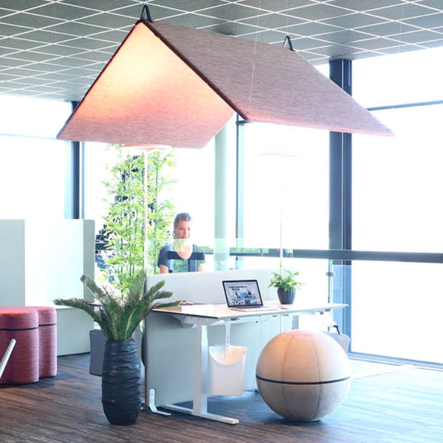 Götessons The Hut Roof - Beispiel mit Schreibtischen