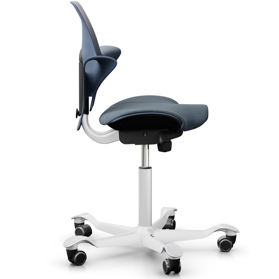 HAG Capisco Puls 8020 Blueberry mit Bezug Focus Melange Filzstoff blau Gestell weiß