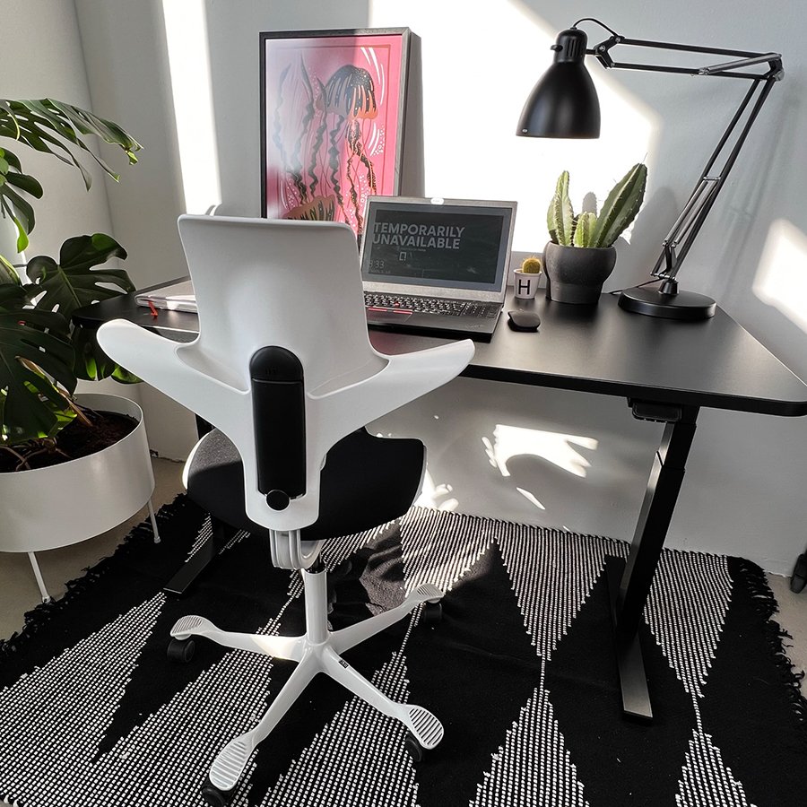 HAG CAPISCO PULS 8020 weiß mit Tisch Elion black