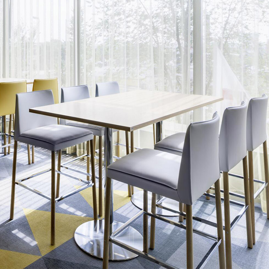 Thonet S 1125 Stehtisch  Höhe 105 cm Tischplatte Buche klar lackiert, Gestell chom, Tischplatte gerade Kanten