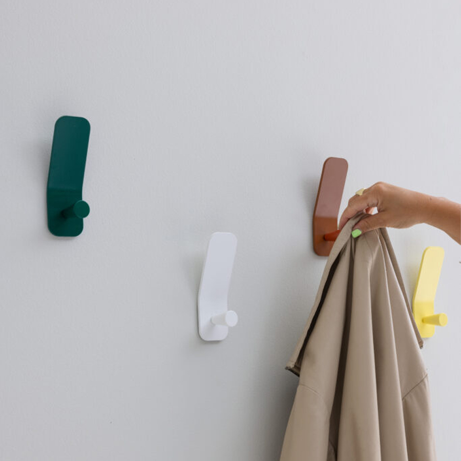 Cascando Bend Wandgarderobe verschiedene Farben