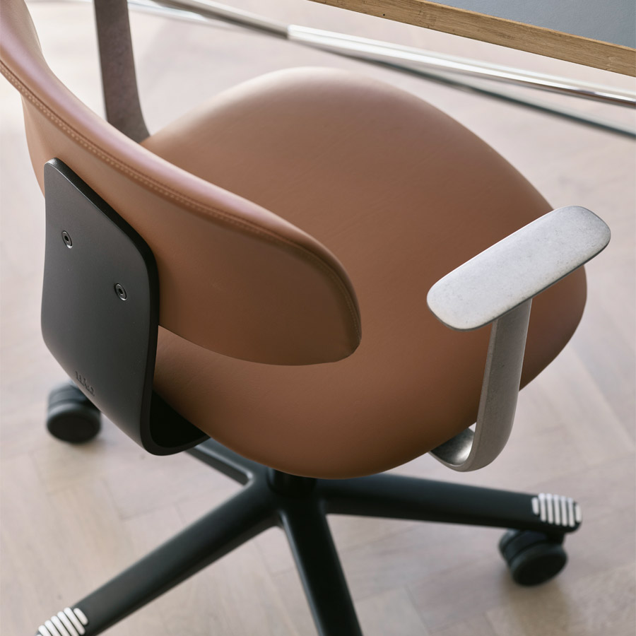 HAG Tion Bürostuhl - Beispielbild (Leder Elmosoft)