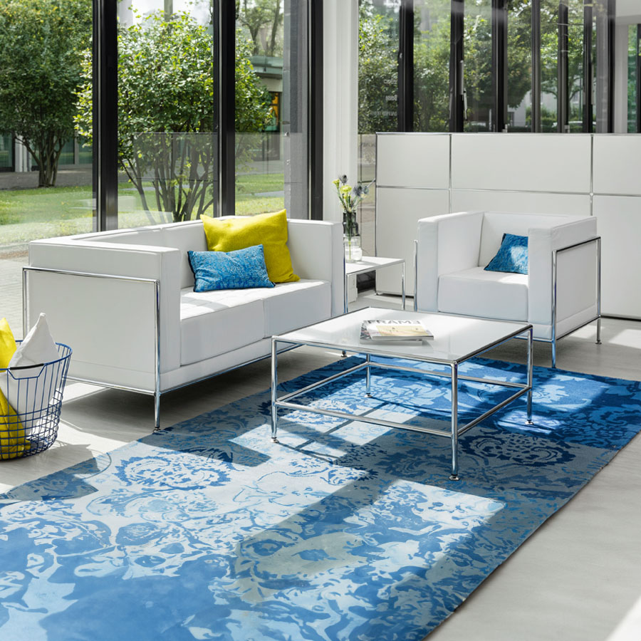 Sofa Ein- und Zweisitzer und Couchtisch