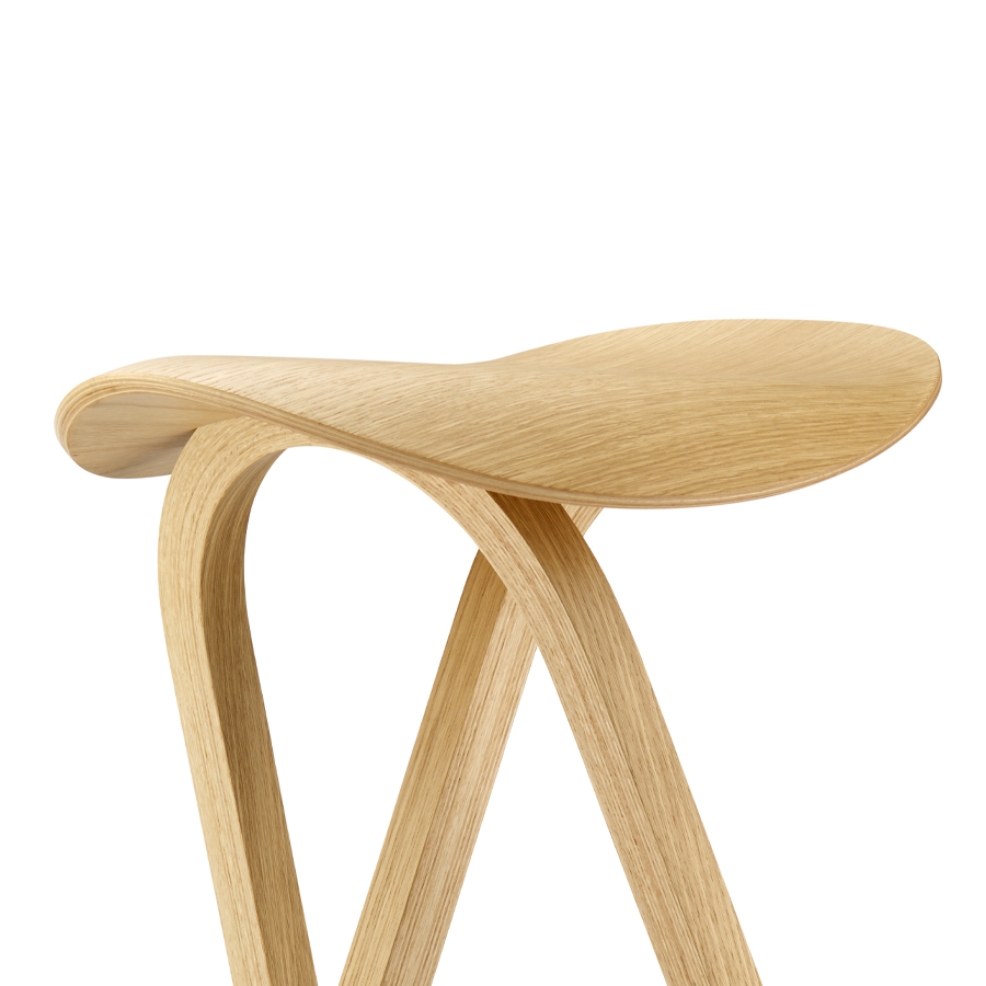 THONET 404 H Holzbarhocker - Eiche klar lackiert - Nahaufnahme