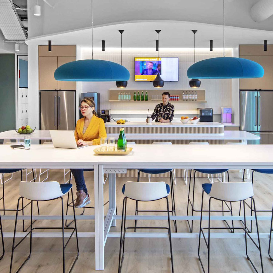 BuzziSpace Dome Pendelleuchte | Blau | Beispielbild