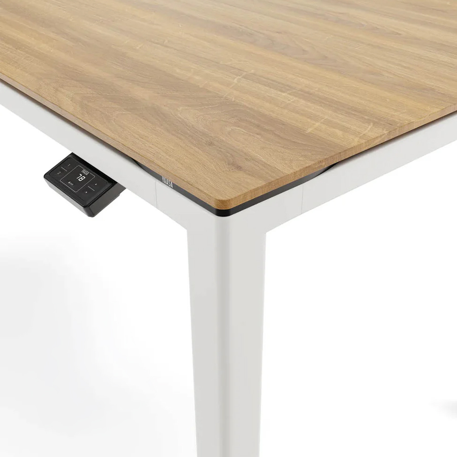 Yaasa Desk Four Tisch Gestell weiß, Tischplatte Eiche natur Massivholz mit ausklappbaren Bedienelement