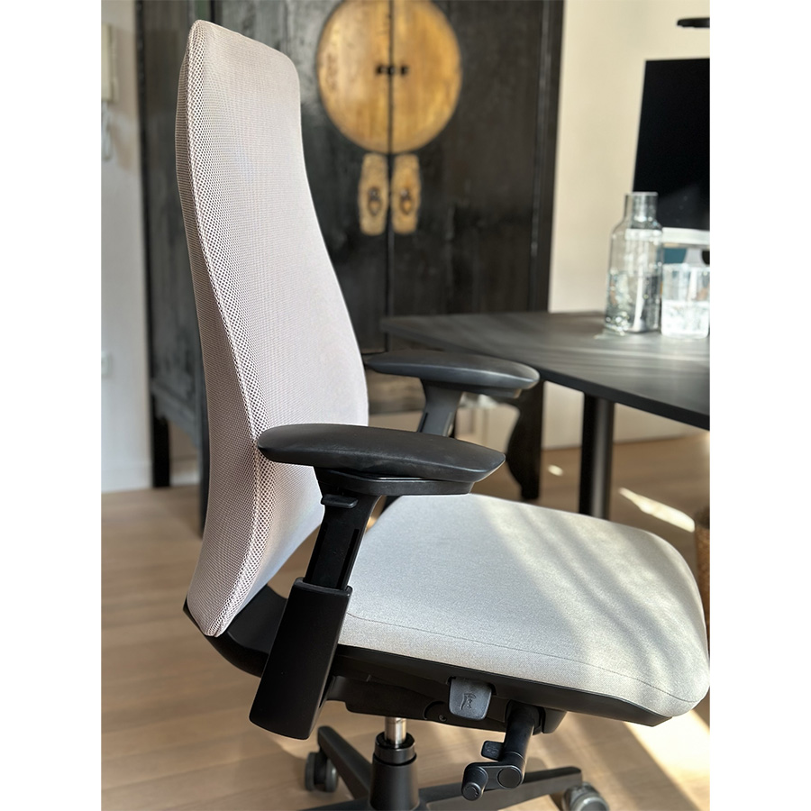 HAWORTH Fern Bürodrehstuhl beige mit Netzrücken - Homeoffice Situation Detail