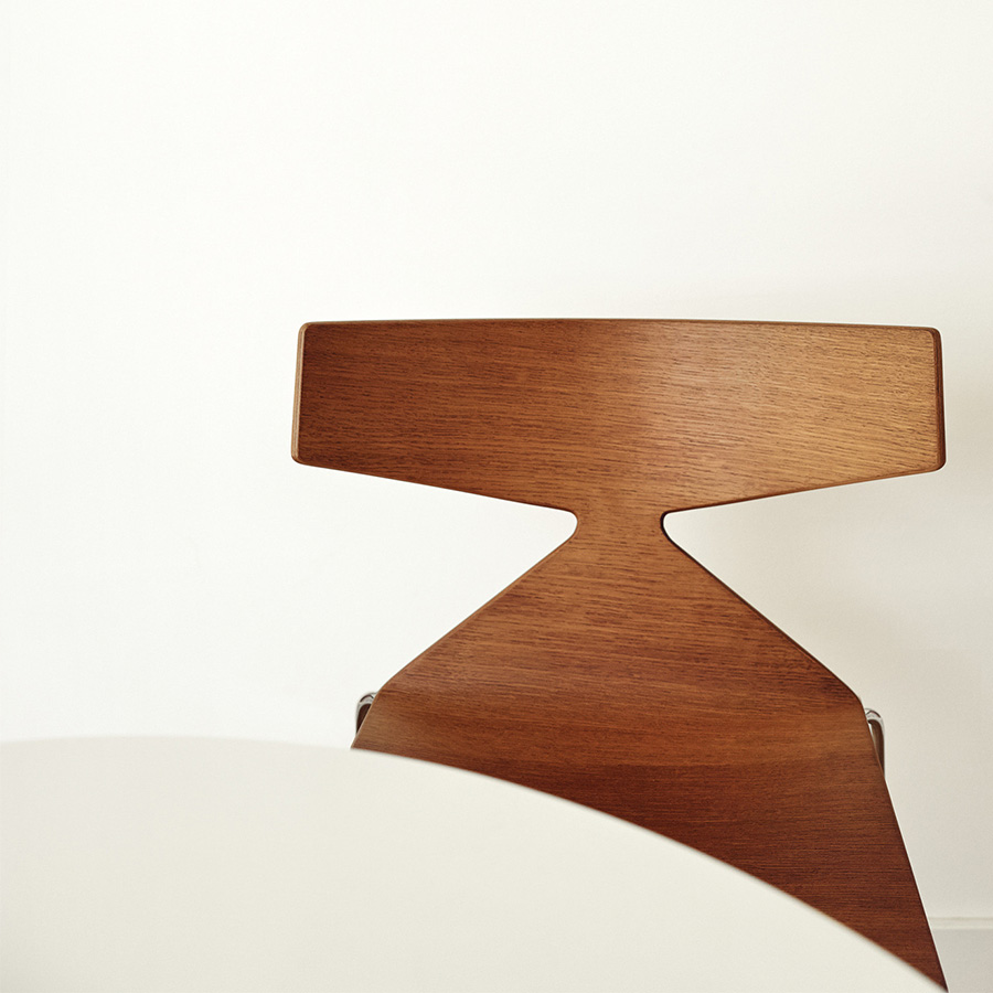 Arper Saya Barhocker mit Sitzschale in Holz Eiche natur und Gestell verchromt