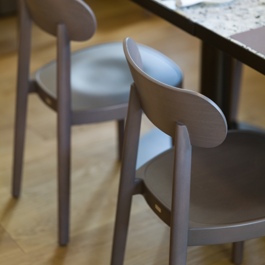 THONET 118 M Holzstuhl mit Muldensitz - Beispielbild