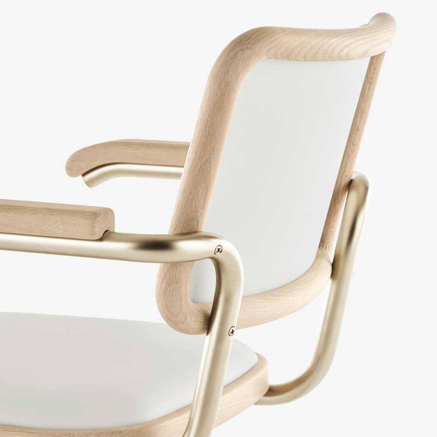 JS. THONET S 64 P NORDIC 03 | Eiche weiß pigmentiert | Leder weiß | Rückansicht nah