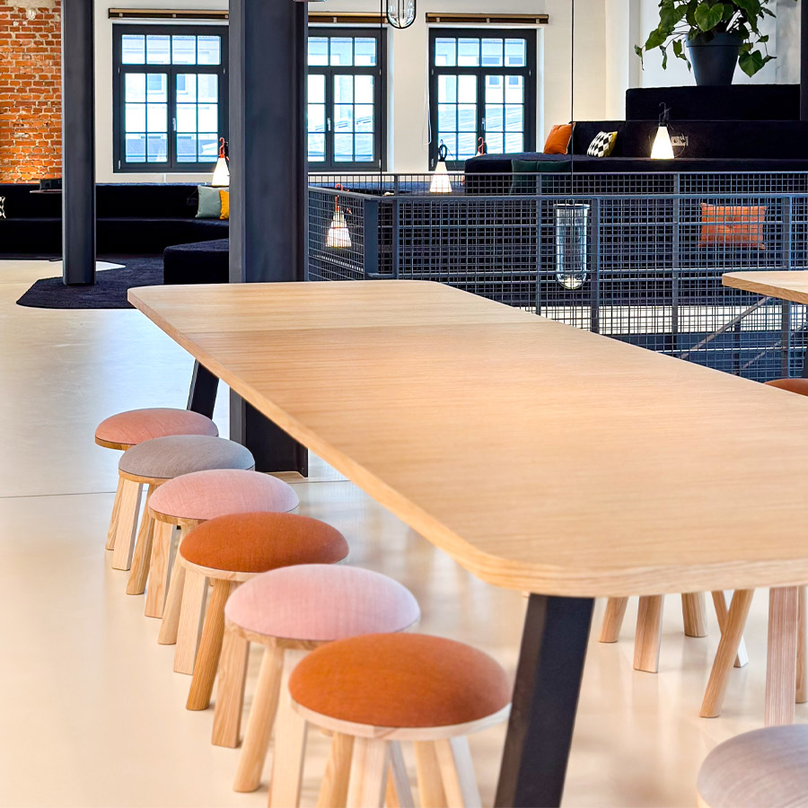 BuzziSpace BuzziMilk Sitzhocker | Beispielbild